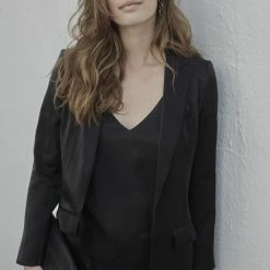 Yaya Singlet Top in Shiny Viscose Blend - Black